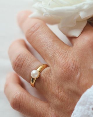 Prsten Pure s pravou říční perlou si zamilujete.🤍 #prsten #perla #aumesperky
